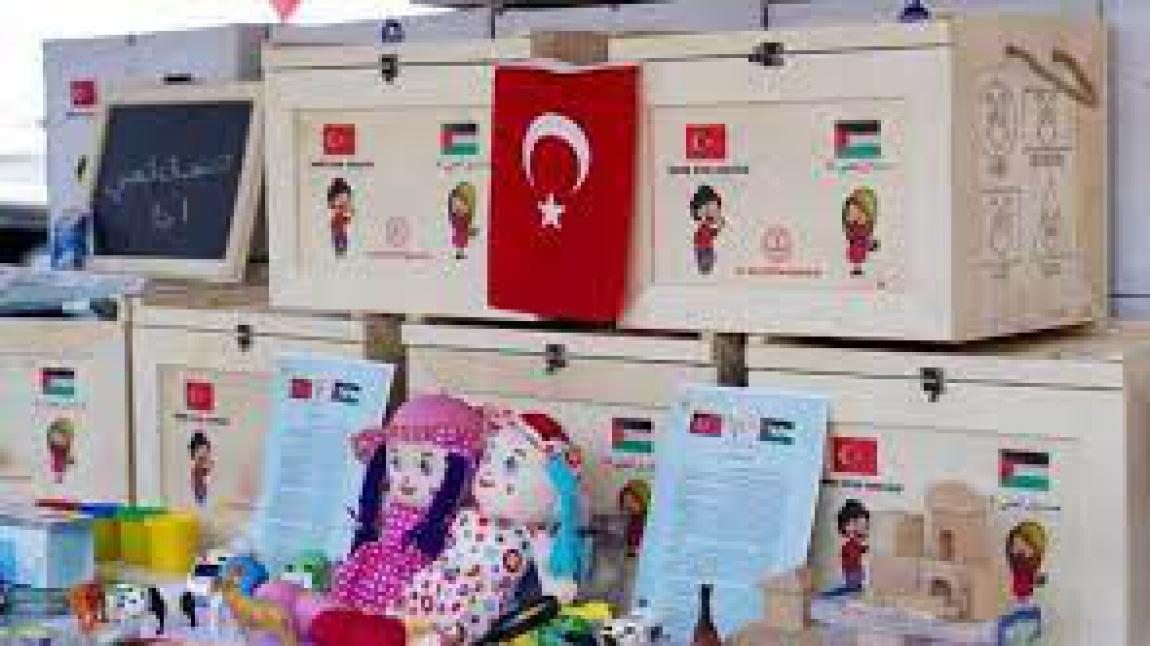 MEB, Filistinli Çocuklara Oyun Sandıkları Gönderdi